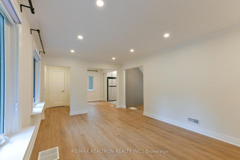 Photo 10 at 150 Upper Canada Drive, Windfields, Toronto