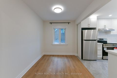 Photo 13 at 150 Upper Canada Drive, Windfields, Toronto