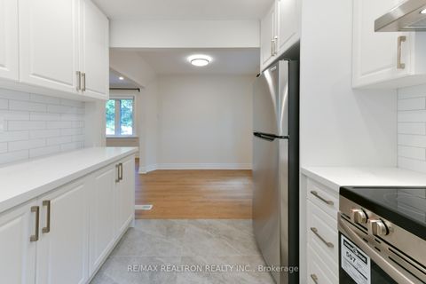 Photo 19 at 150 Upper Canada Drive, Windfields, Toronto