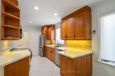Photo 13 at 38 Killdeer Crescent, Leaside, Toronto