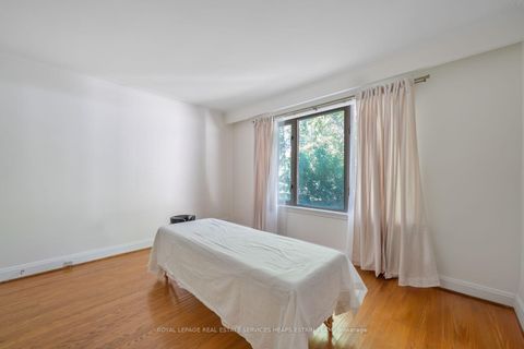 Photo 20 at 38 Killdeer Crescent, Leaside, Toronto