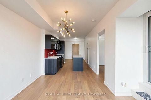 Photo 10 at 307 - 36 Howard Park Avenue, Roncesvalles, Toronto