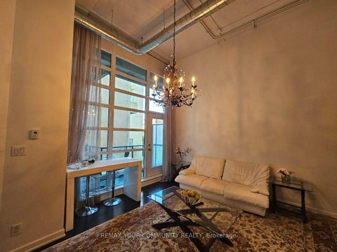Photo 8 at 210 - 380 Macpherson Avenue, Casa Loma, Toronto