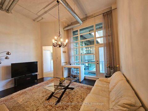 Photo 9 at 210 - 380 Macpherson Avenue, Casa Loma, Toronto