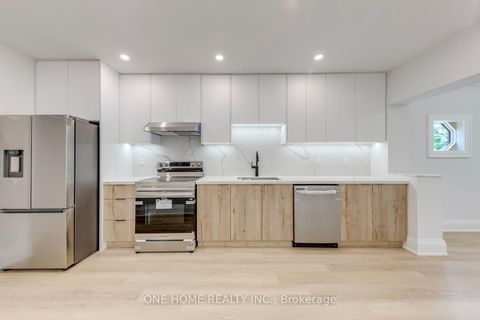 Photo 5 at 7 Methuen Avenue, Lambton Baby Point, Toronto