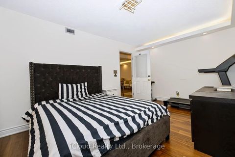 Photo 23 at 800 - 18 Hollywood Avenue, Willowdale East, Toronto