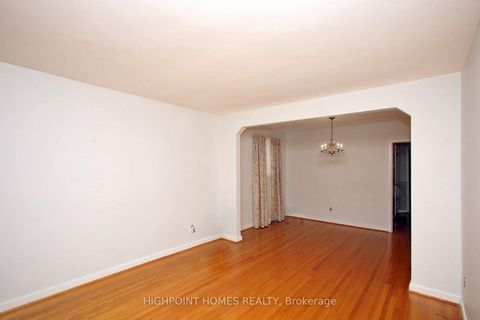 Photo 5 at 43 Roebuck Drive, Kennedy Park, Toronto