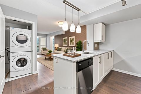 Photo 2 at 706 - 35 Bastion Street, Niagara, Toronto