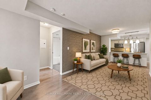 Photo 3 at 706 - 35 Bastion Street, Niagara, Toronto