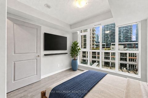 Photo 7 at 706 - 35 Bastion Street, Niagara, Toronto