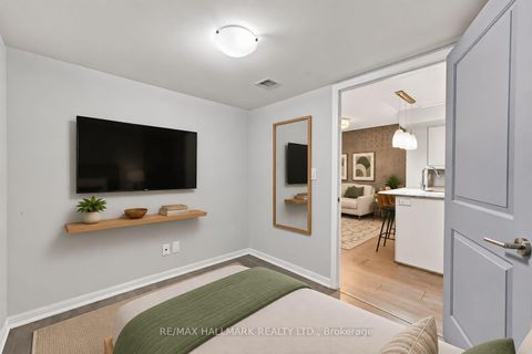 Photo 10 at 706 - 35 Bastion Street, Niagara, Toronto