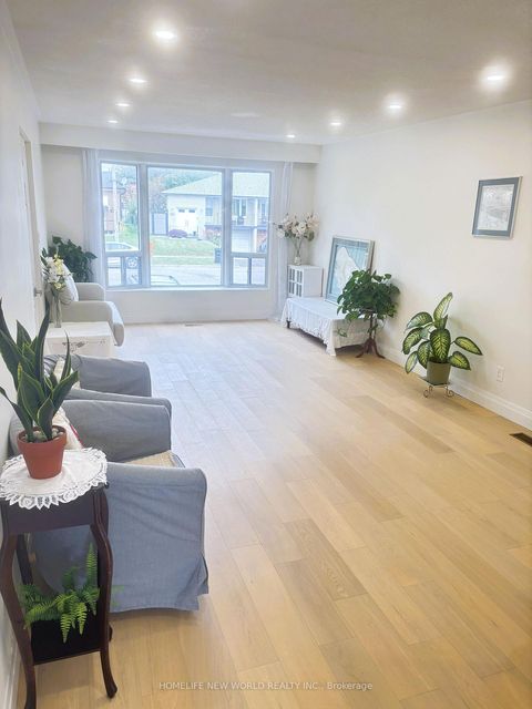 Photo 2 at 93 Corinthian Boulevard, L'Amoreaux, Toronto