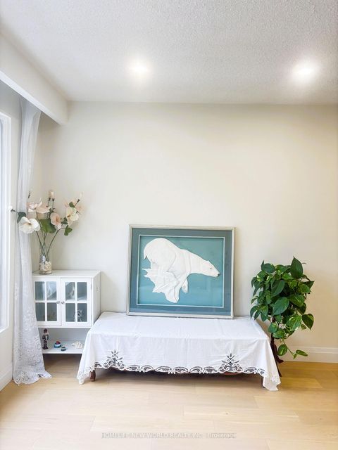 Photo 4 at 93 Corinthian Boulevard, L'Amoreaux, Toronto