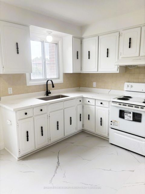 Photo 6 at 93 Corinthian Boulevard, L'Amoreaux, Toronto