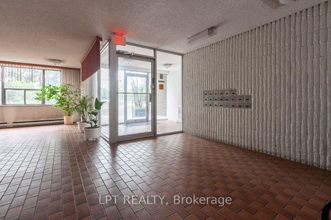 Photo 2 at 504 - 315 Dixon Road, The Westway, Toronto
