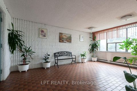 Photo 3 at 504 - 315 Dixon Road, The Westway, Toronto