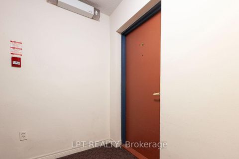 Photo 6 at 504 - 315 Dixon Road, The Westway, Toronto