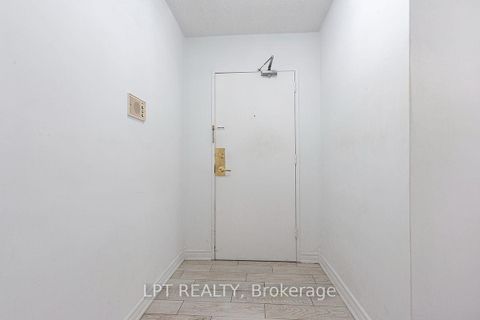 Photo 7 at 504 - 315 Dixon Road, The Westway, Toronto