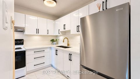 Photo 1 at 411 - 15 Torrance Road, Eglinton East, Toronto