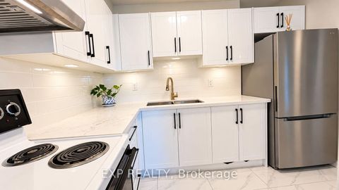 Photo 2 at 411 - 15 Torrance Road, Eglinton East, Toronto