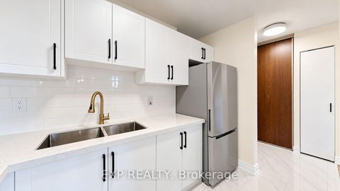 Photo 3 at 411 - 15 Torrance Road, Eglinton East, Toronto