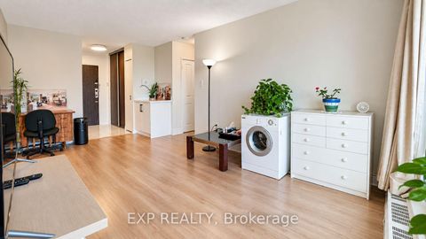 Photo 7 at 411 - 15 Torrance Road, Eglinton East, Toronto
