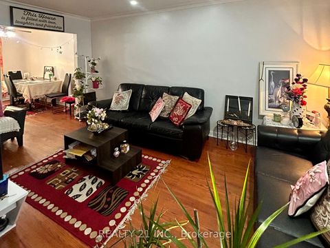 Photo 4 at 176 Linden Avenue, Kennedy Park, Toronto