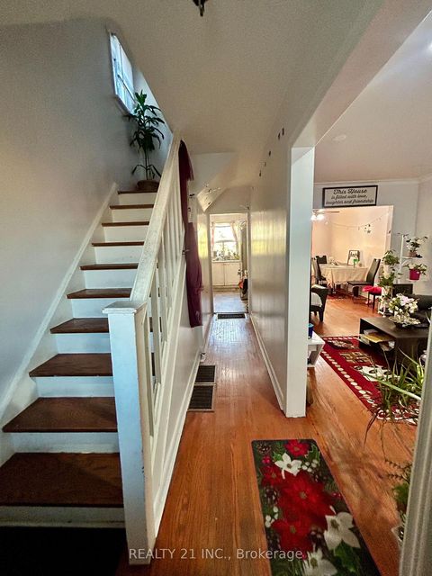 Photo 9 at 176 Linden Avenue, Kennedy Park, Toronto