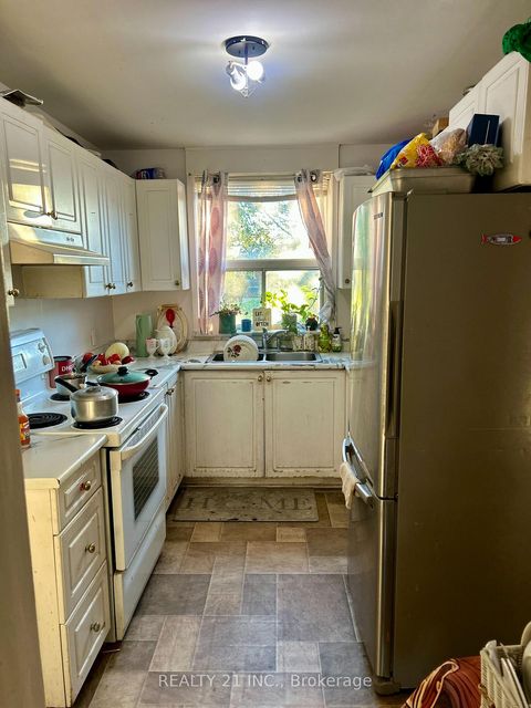 Photo 10 at 176 Linden Avenue, Kennedy Park, Toronto