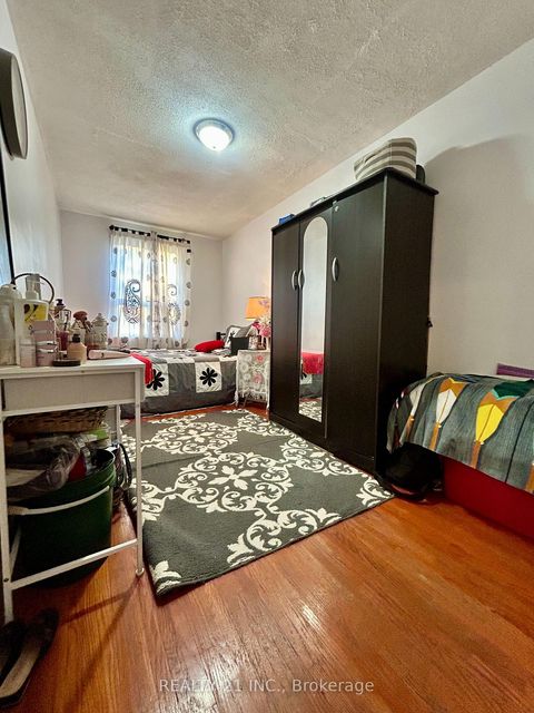 Photo 12 at 176 Linden Avenue, Kennedy Park, Toronto