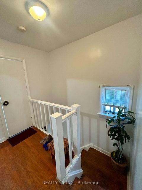 Photo 14 at 176 Linden Avenue, Kennedy Park, Toronto