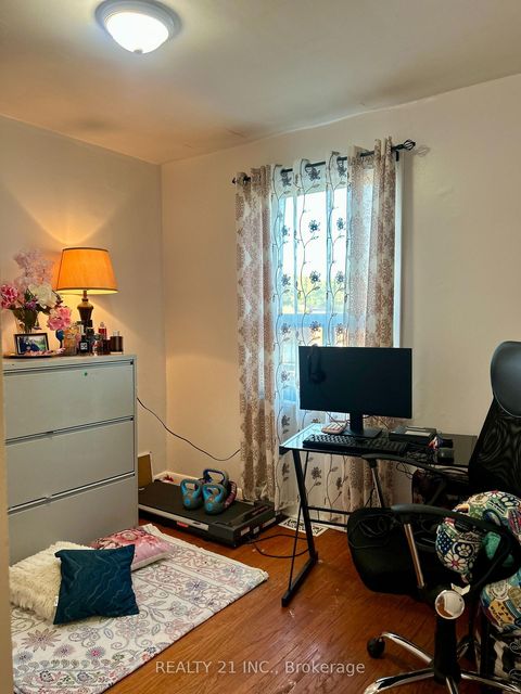 Photo 15 at 176 Linden Avenue, Kennedy Park, Toronto