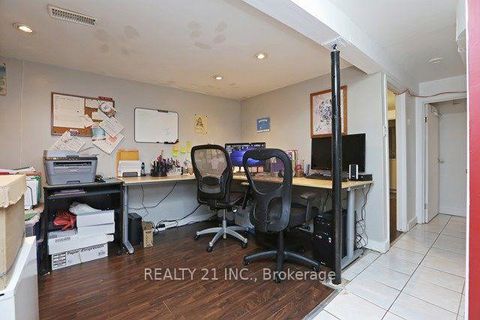 Photo 18 at 176 Linden Avenue, Kennedy Park, Toronto