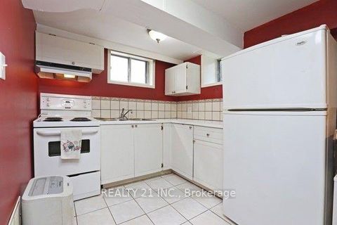 Photo 19 at 176 Linden Avenue, Kennedy Park, Toronto