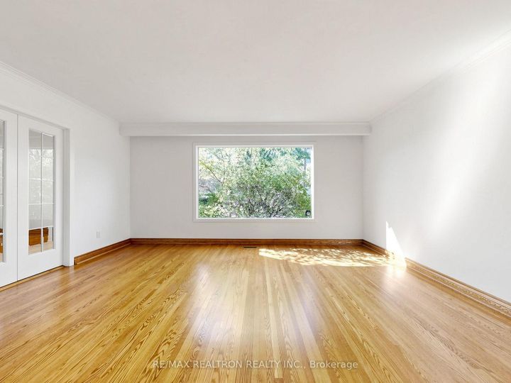 Photo 5 at 35 Rochelle Crescent, Don Valley Village, Toronto