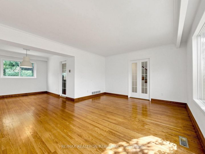 Photo 8 at 35 Rochelle Crescent, Don Valley Village, Toronto