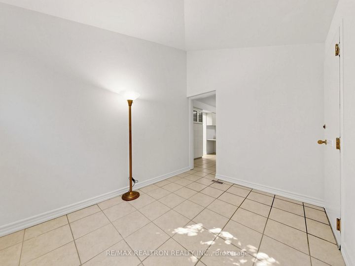 Photo 21 at 35 Rochelle Crescent, Don Valley Village, Toronto
