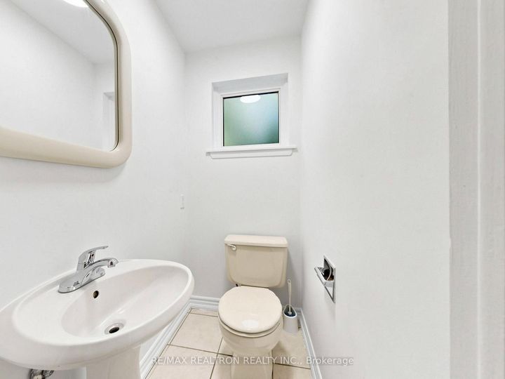 Photo 22 at 35 Rochelle Crescent, Don Valley Village, Toronto