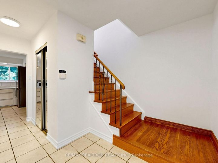 Photo 23 at 35 Rochelle Crescent, Don Valley Village, Toronto