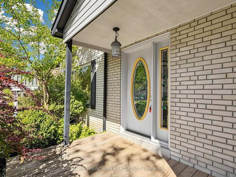 Photo 3 at 35 Rochelle Crescent, Don Valley Village, Toronto