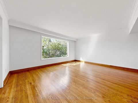 Photo 6 at 35 Rochelle Crescent, Don Valley Village, Toronto