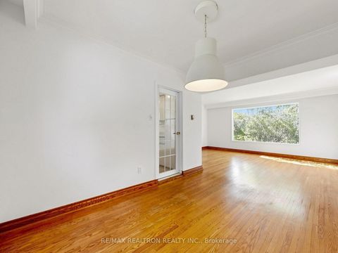 Photo 17 at 35 Rochelle Crescent, Don Valley Village, Toronto