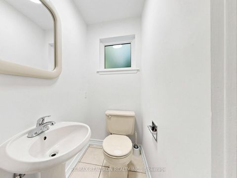 Photo 22 at 35 Rochelle Crescent, Don Valley Village, Toronto