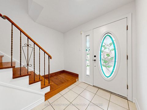 Photo 24 at 35 Rochelle Crescent, Don Valley Village, Toronto