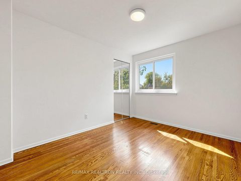 Photo 25 at 35 Rochelle Crescent, Don Valley Village, Toronto
