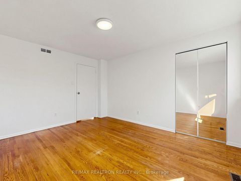 Photo 27 at 35 Rochelle Crescent, Don Valley Village, Toronto