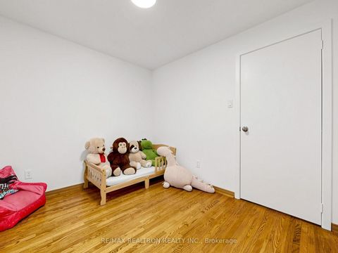 Photo 29 at 35 Rochelle Crescent, Don Valley Village, Toronto