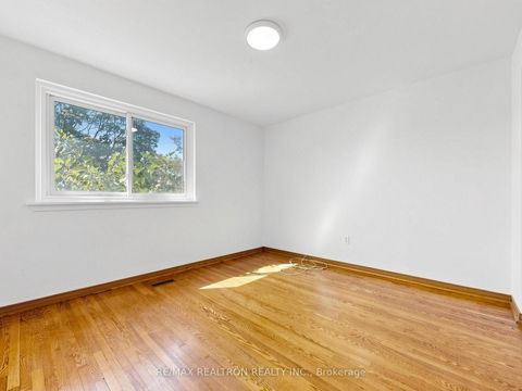 Photo 31 at 35 Rochelle Crescent, Don Valley Village, Toronto