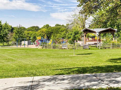 Photo 48 at 35 Rochelle Crescent, Don Valley Village, Toronto