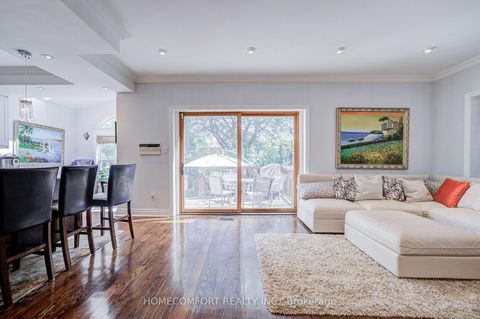 Photo 10 at 319 Rumsey Road, Leaside, Toronto